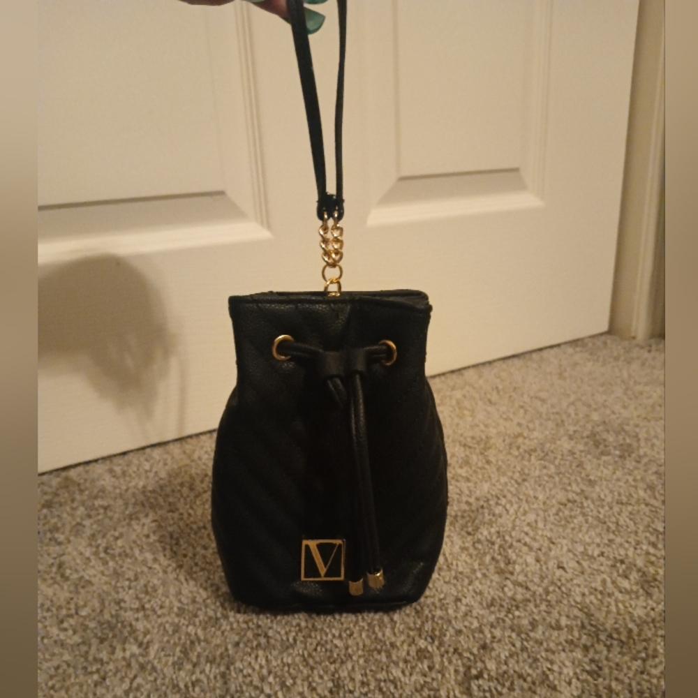 VS small pouch bag